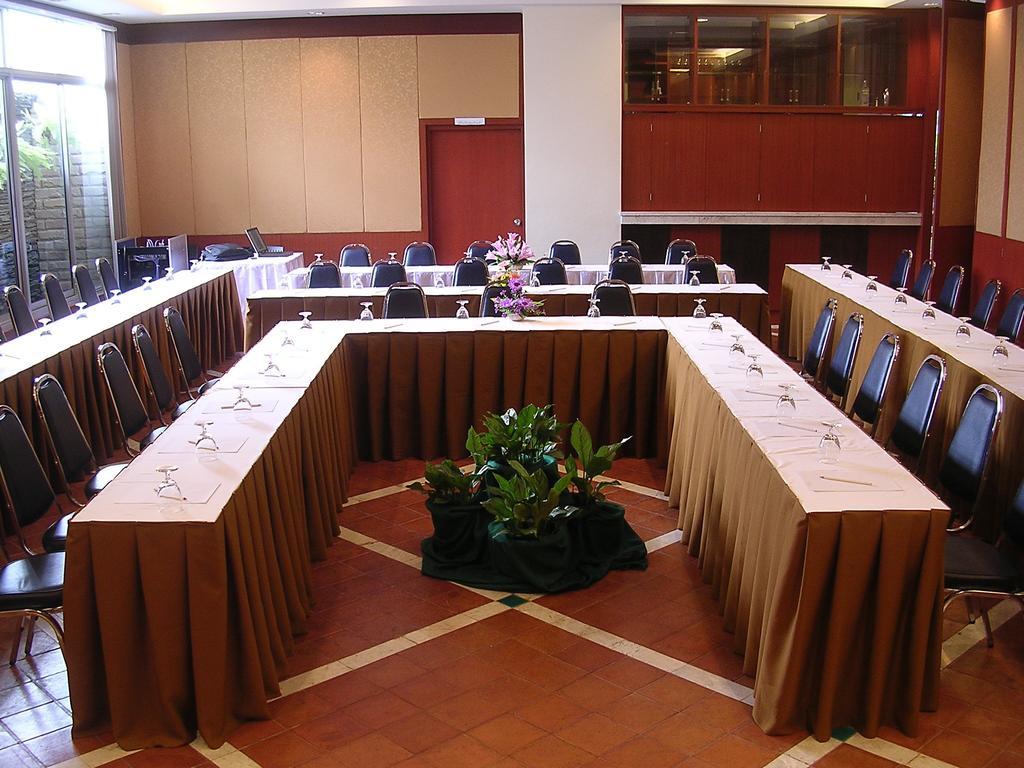 Hatyai Golden Crown Hotel Hat Yai Esterno foto